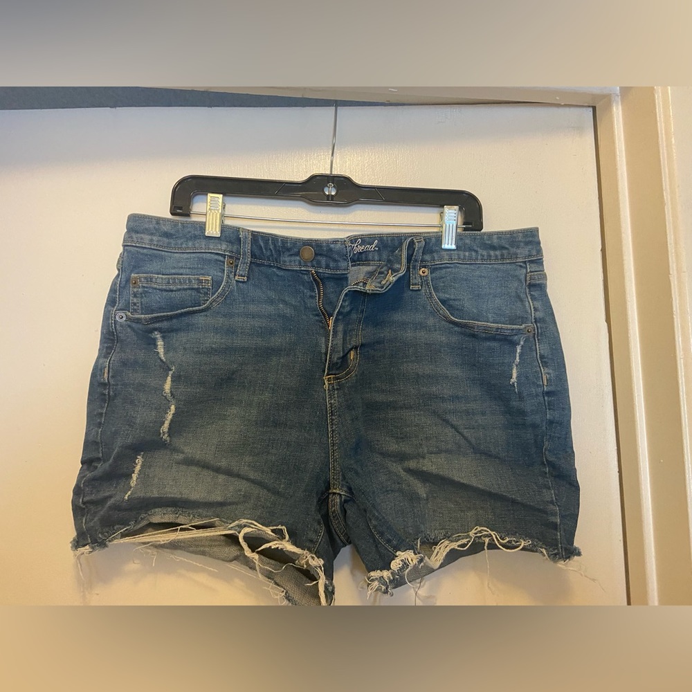 Size 16 women’s distressed shorts